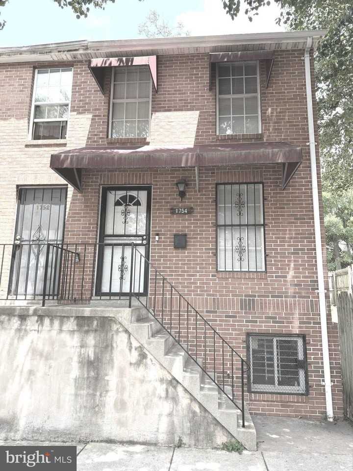 1754 Abbotston St - Photo 2 of 21