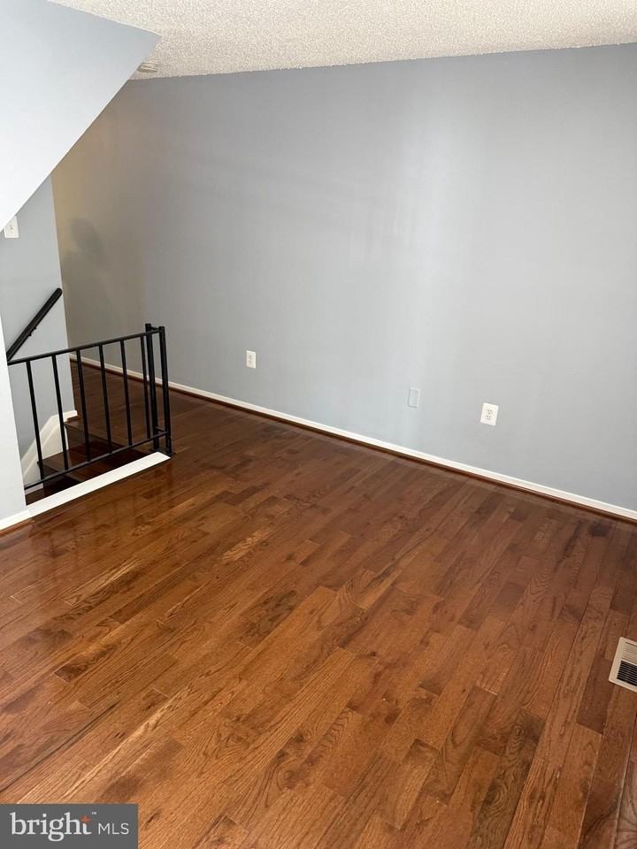 1754 Abbotston St - Photo 3 of 21