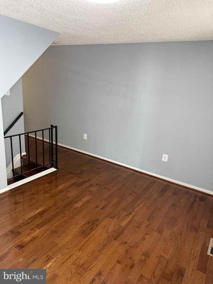 1754 Abbotston St - Photo 4 of 21