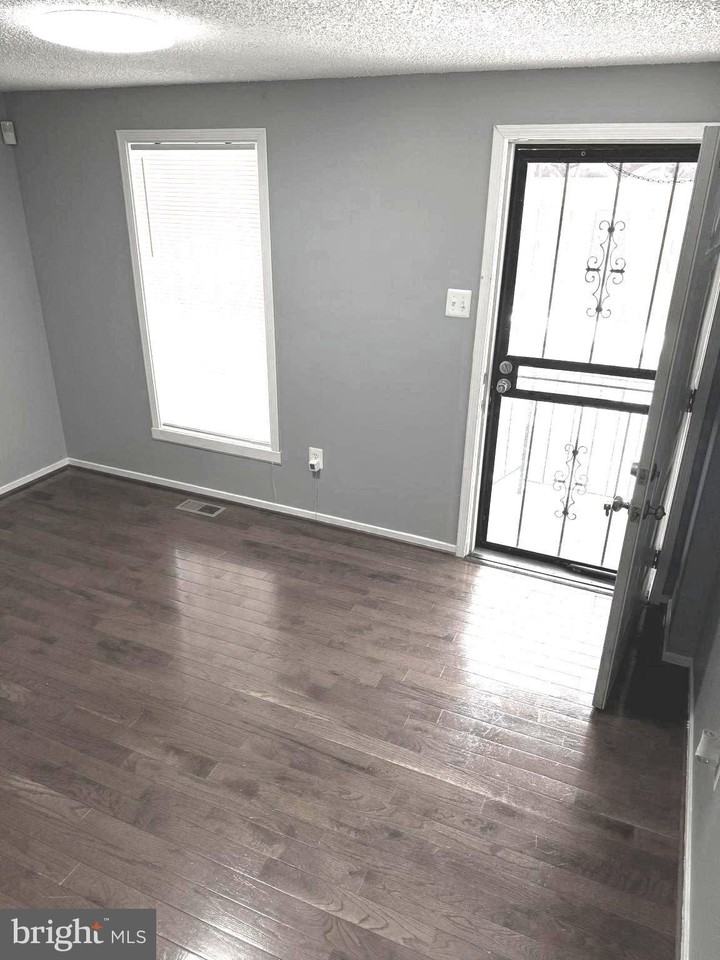 1754 Abbotston St - Photo 7 of 20