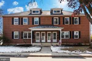 featured image of 500 Park Ave #2E