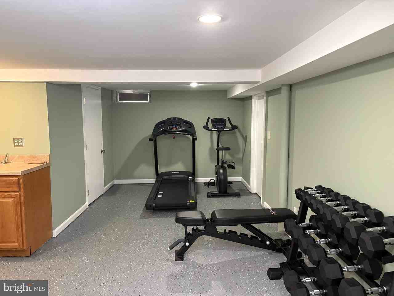 500 Park Ave #2E - Photo 4 of 5