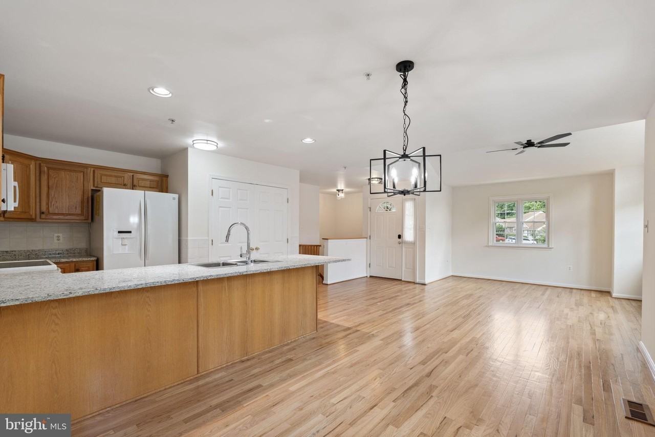 211 Westlake Blvd - Photo 2 of 28