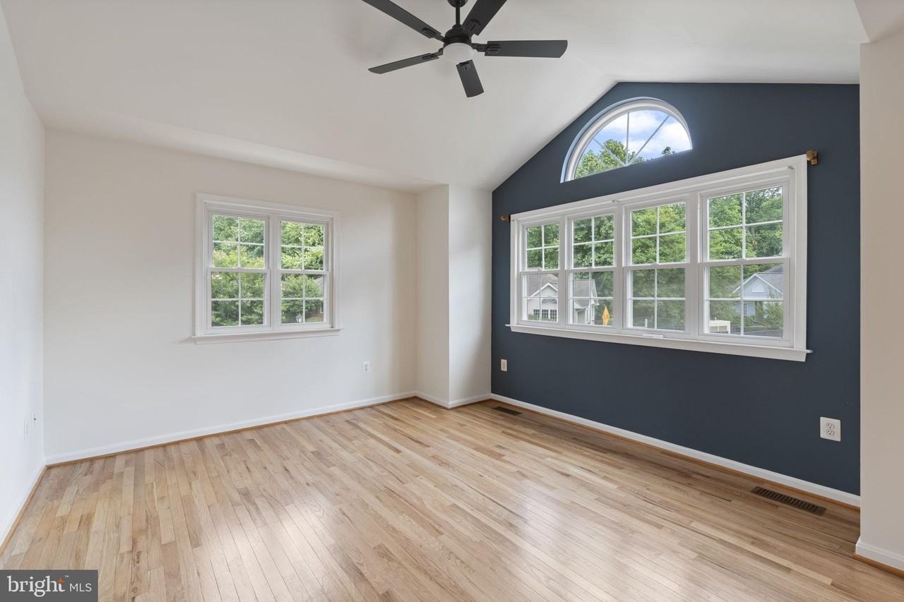 211 Westlake Blvd - Photo 5 of 28