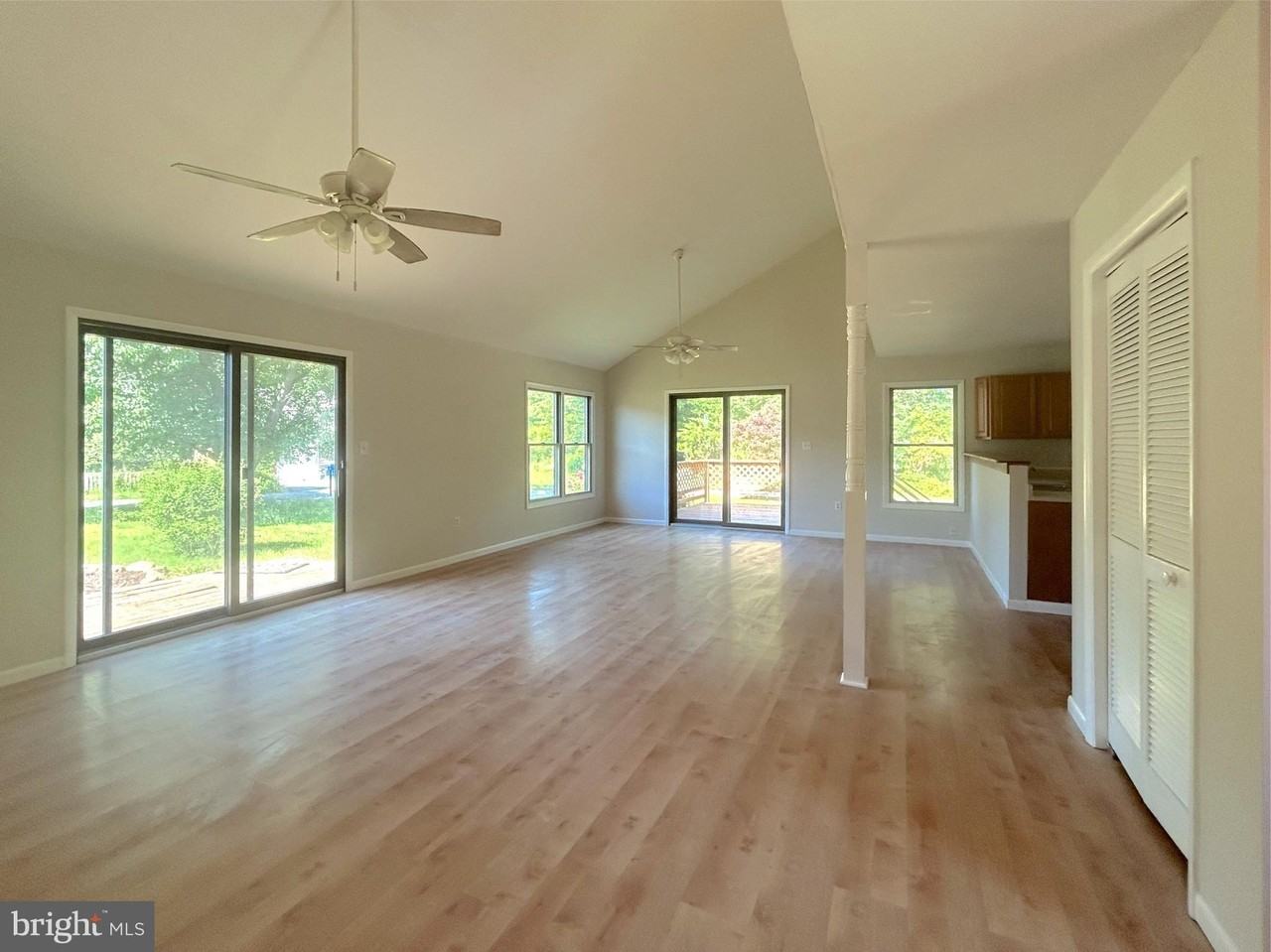 811 Court House Point Rd - Photo 5 of 12
