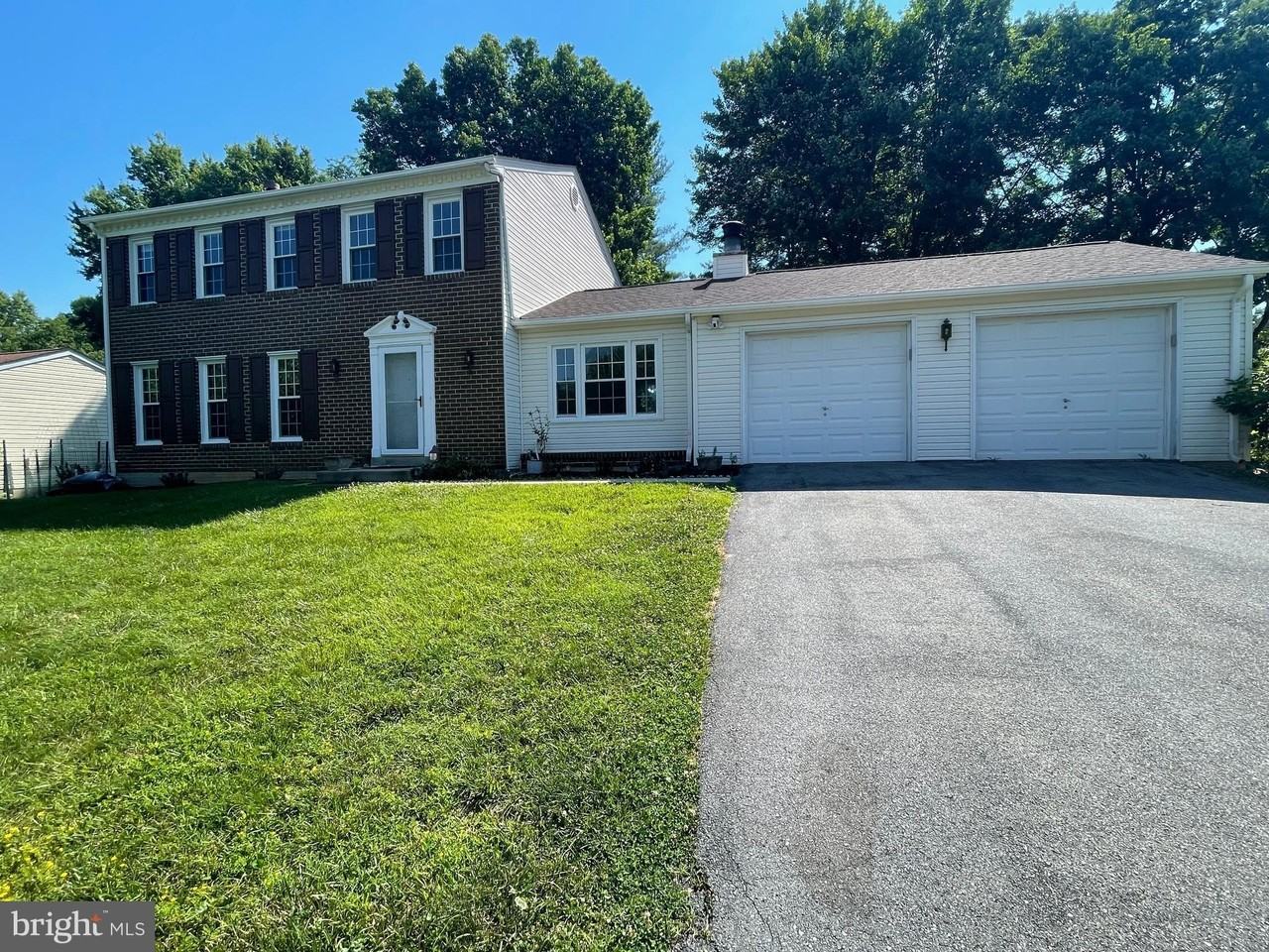 11309 Brandy Hall Ln - Photo 3 of 50