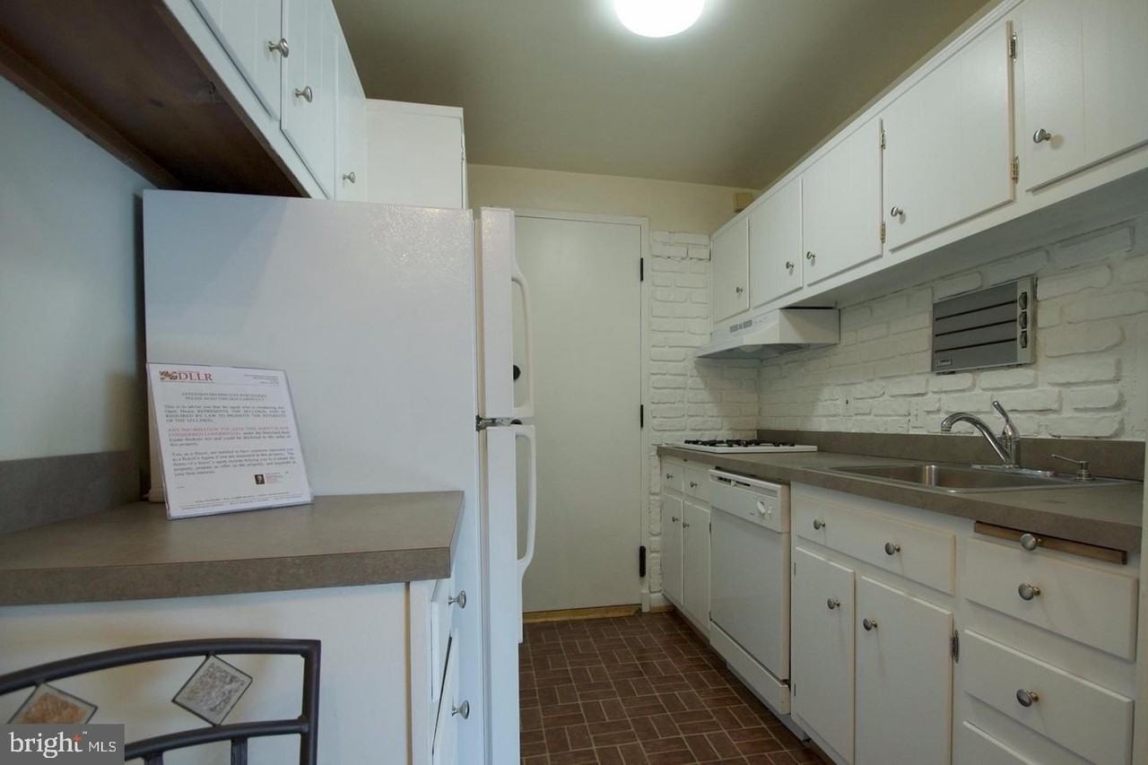 10201 Grosvenor Pl #628 - Photo 3 of 11