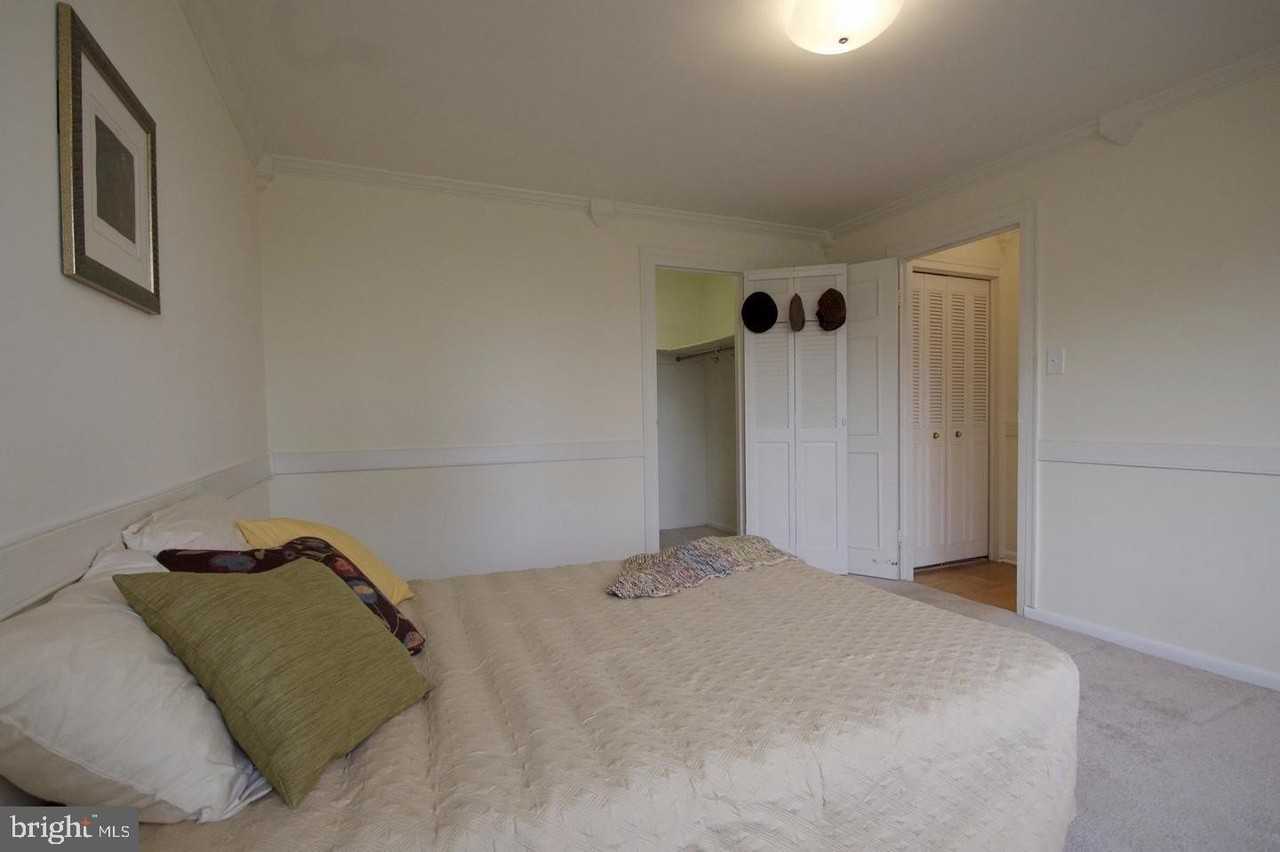 10201 Grosvenor Pl #628 - Photo 5 of 11