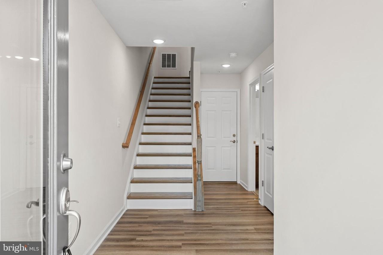6045 Soho Way - Photo 3 of 27