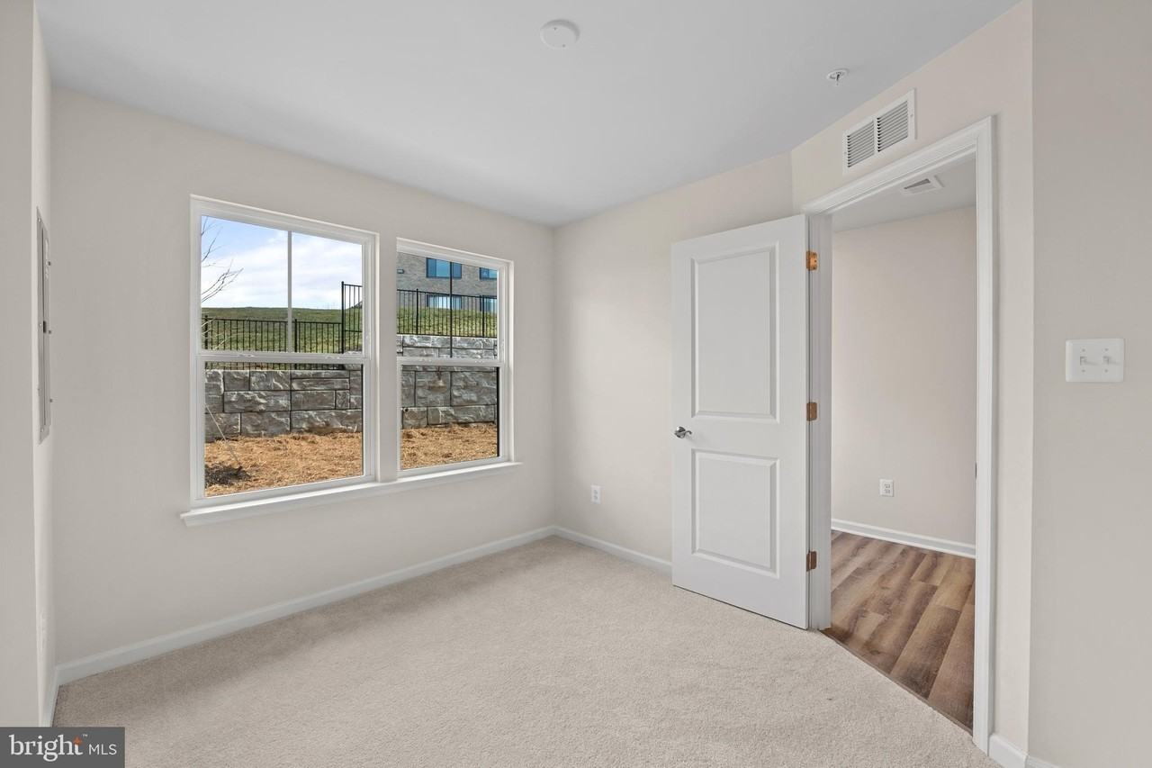 6045 Soho Way - Photo 5 of 27