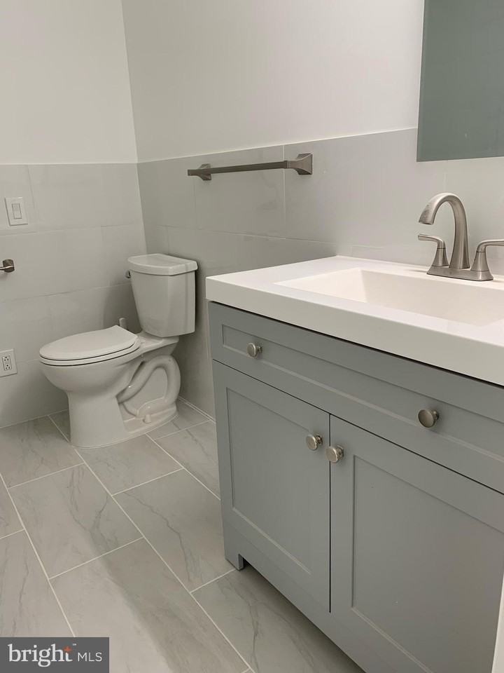 2113 Harbour Dr - Photo 4 of 9