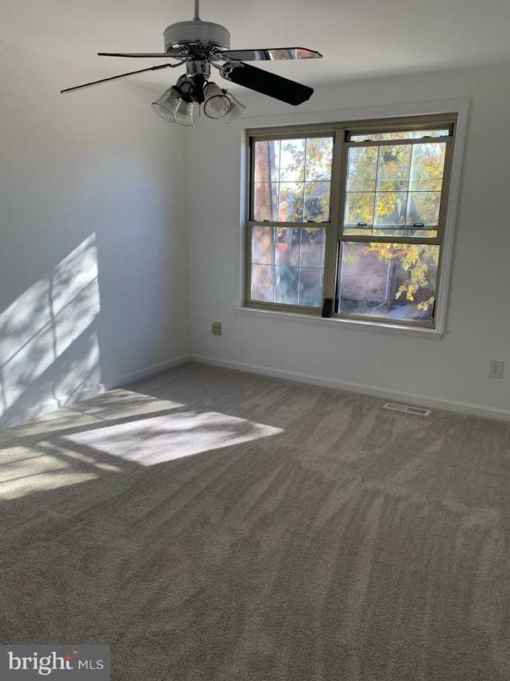 2113 Harbour Dr - Photo 6 of 9