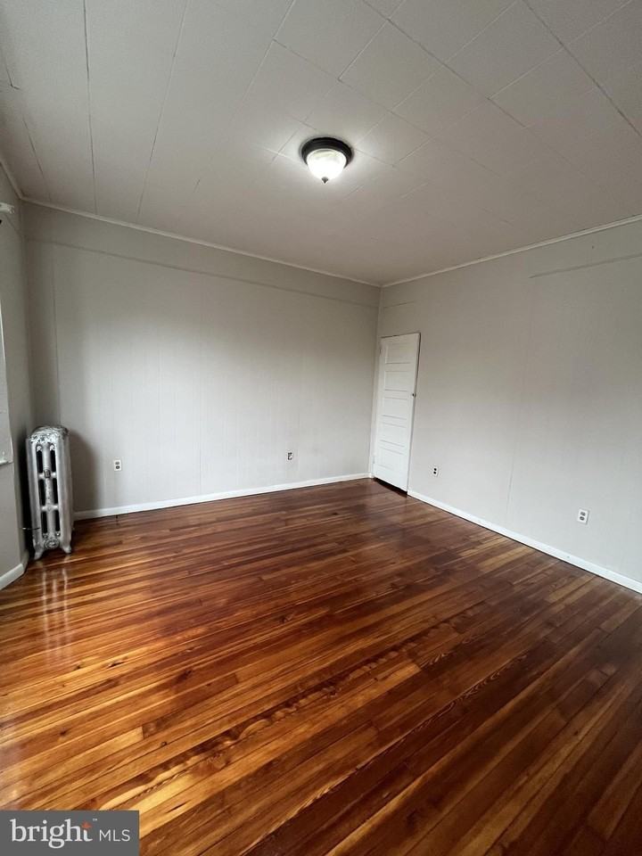 410 Commonwealth Ave - Photo 5 of 15