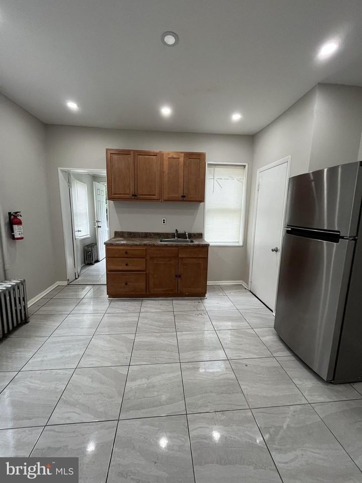 410 Commonwealth Ave - Photo 6 of 15