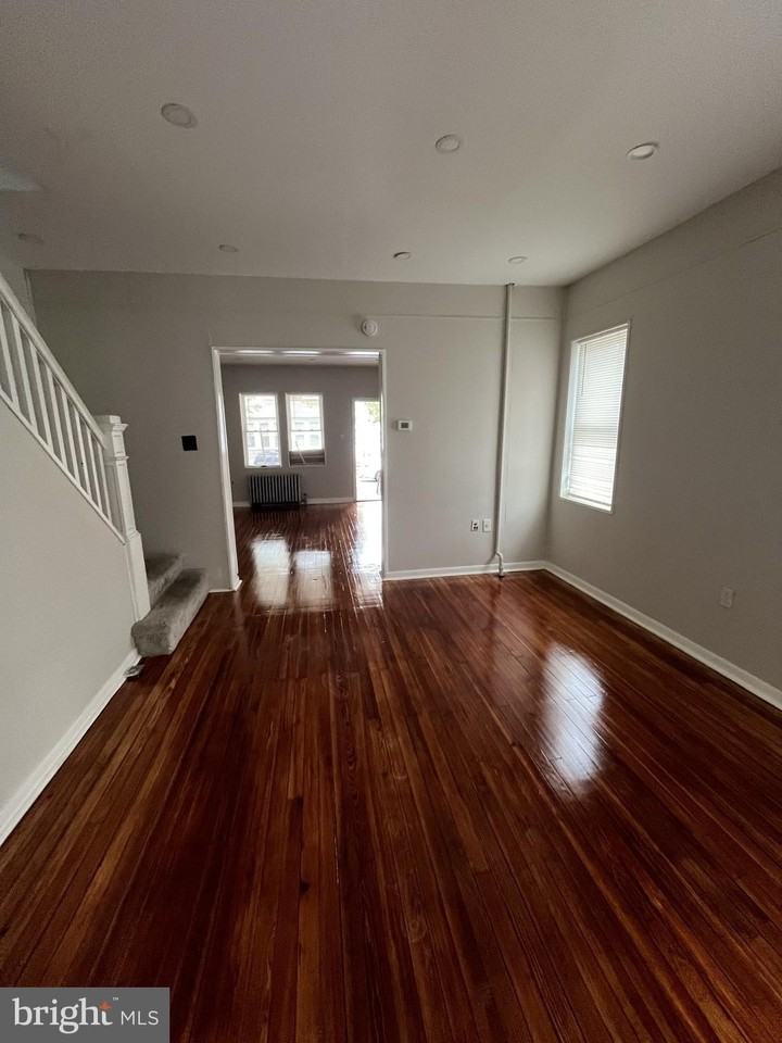 410 Commonwealth Ave - Photo 7 of 15