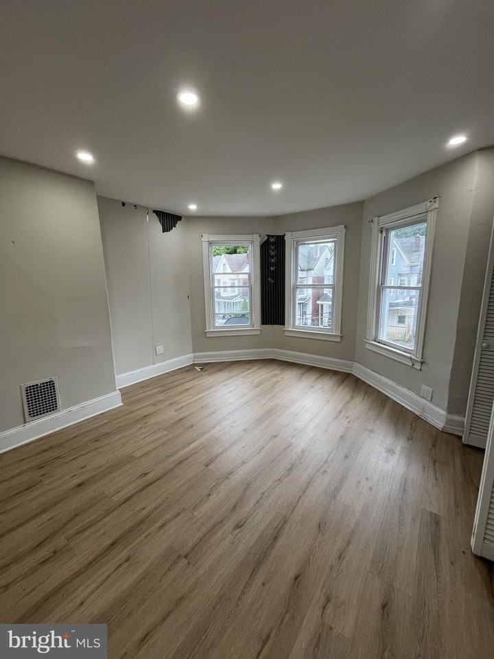 30 Cumberland Ave - Photo 4 of 11