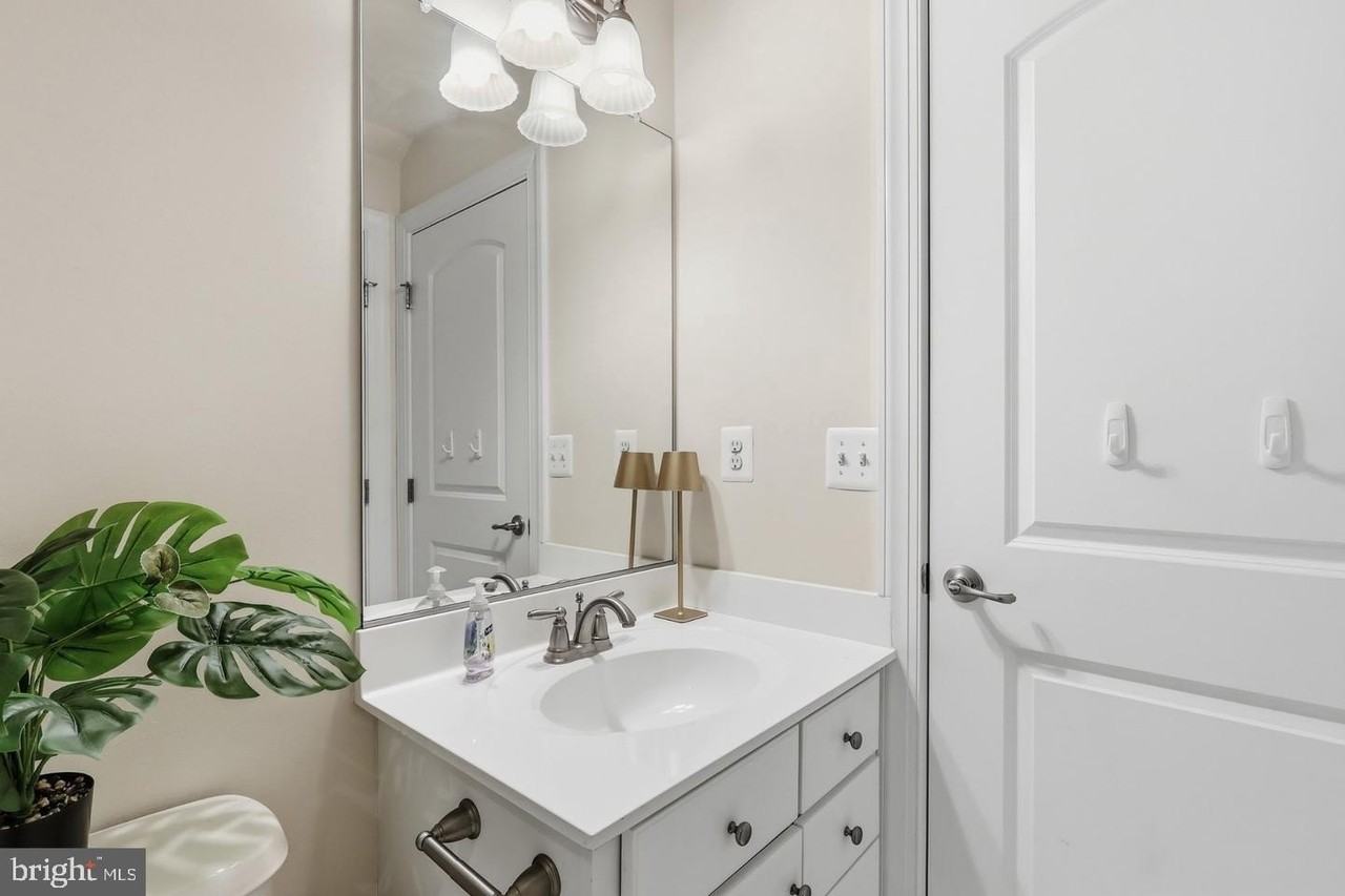 3765 William Daves Rd - Photo 5 of 27