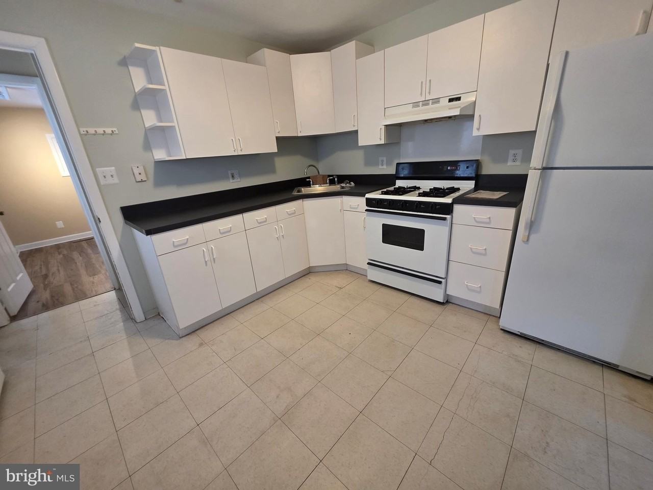 513 W Butler Ave - Photo 7 of 11