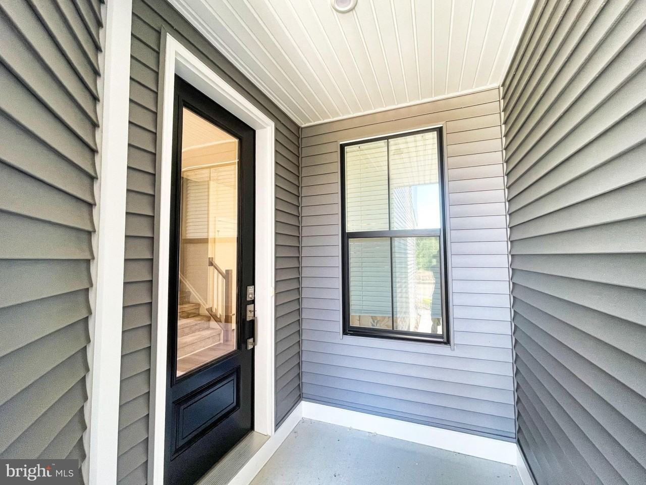 224 Lilac St - Photo 3 of 31