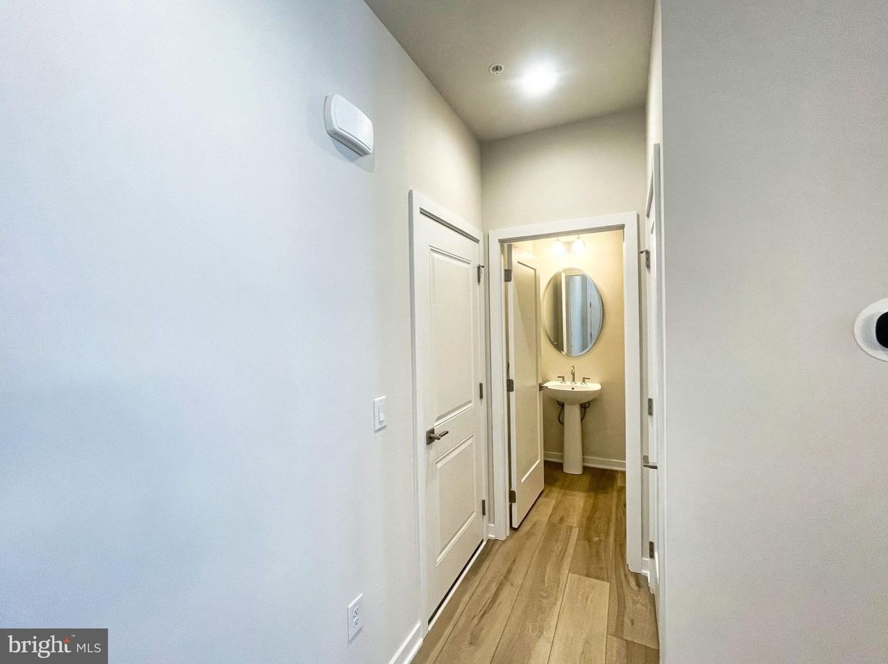 224 Lilac St - Photo 4 of 31