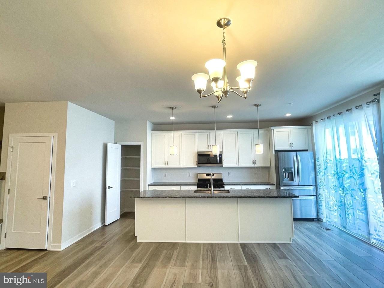 224 Lilac St - Photo 6 of 31