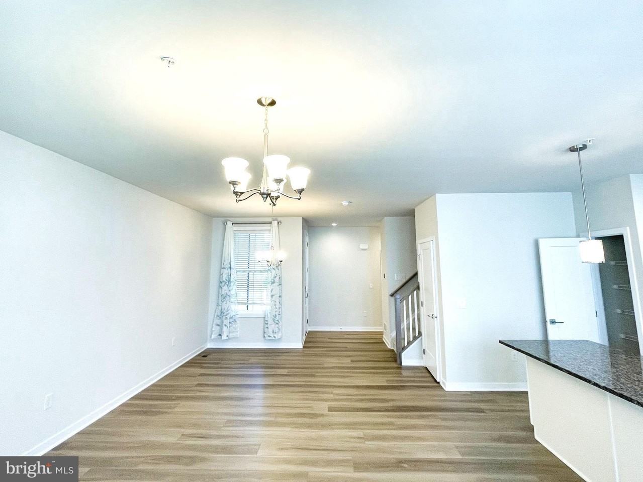 224 Lilac St - Photo 7 of 31