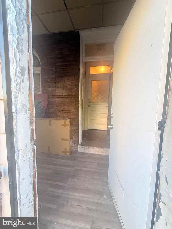 504 N 57th St #1 - Photo 2 of 10