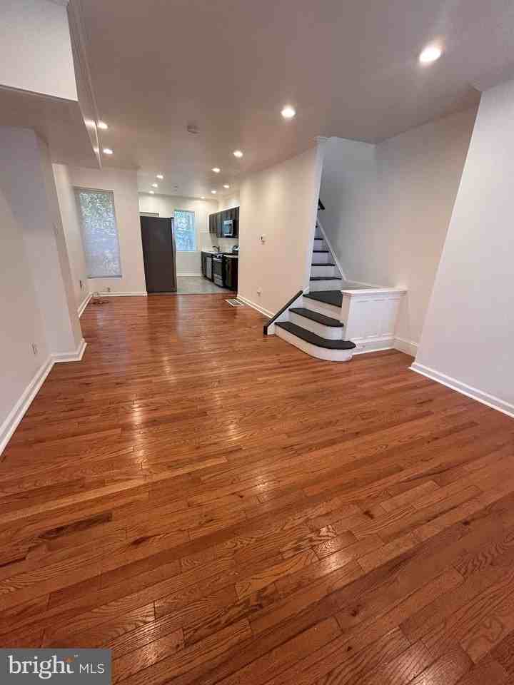 2233 Bonaffon St - Photo 2 of 19