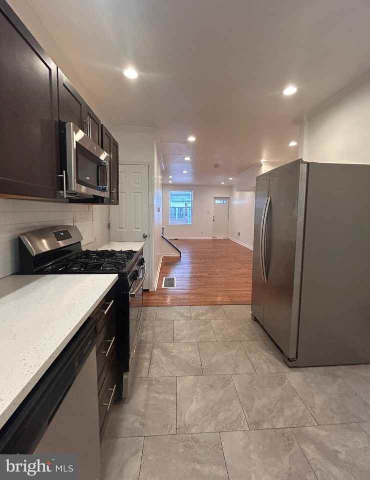 2233 Bonaffon St - Photo 6 of 19