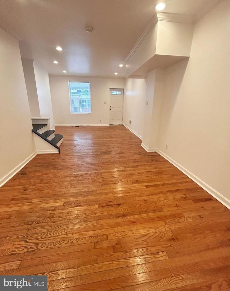 2233 Bonaffon St - Photo 7 of 19