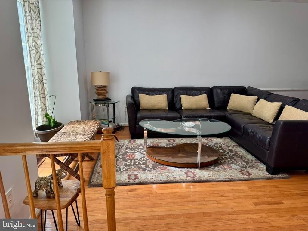 3942 Kathryn Jean Ct - Photo 2 of 35
