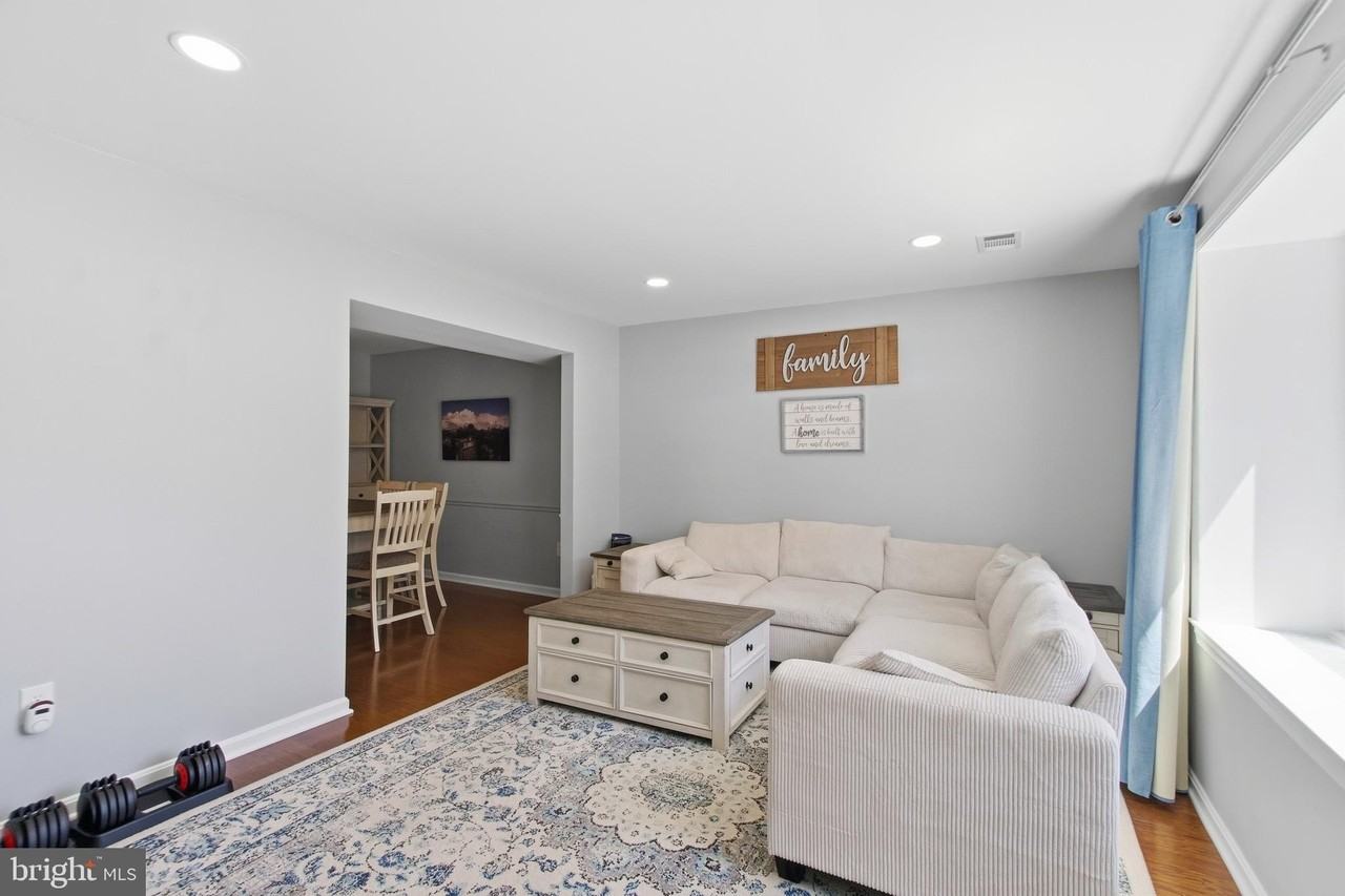 9120 Huber Ct - Photo 3 of 30