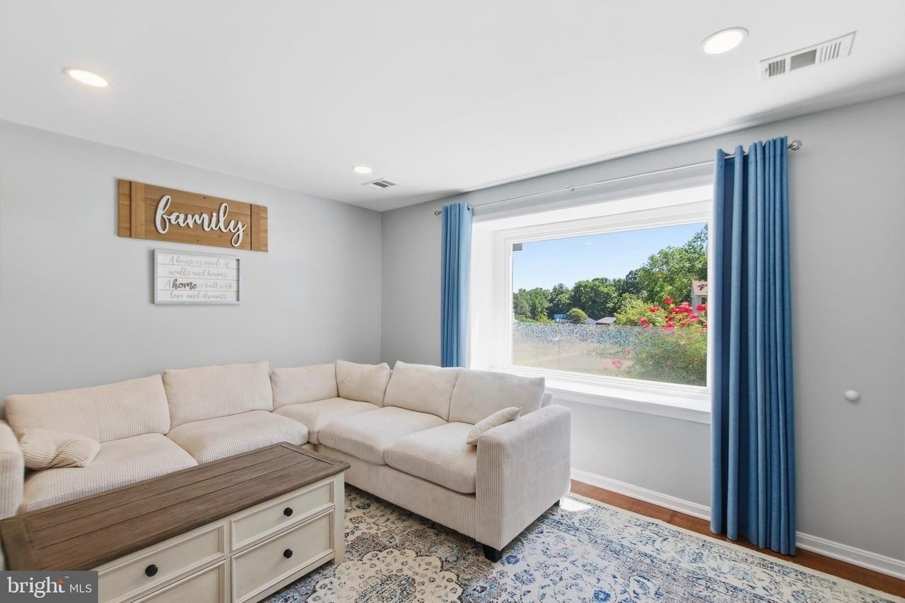 9120 Huber Ct - Photo 4 of 30