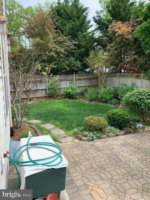 8219 Electric Ave - Photo 6 of 39