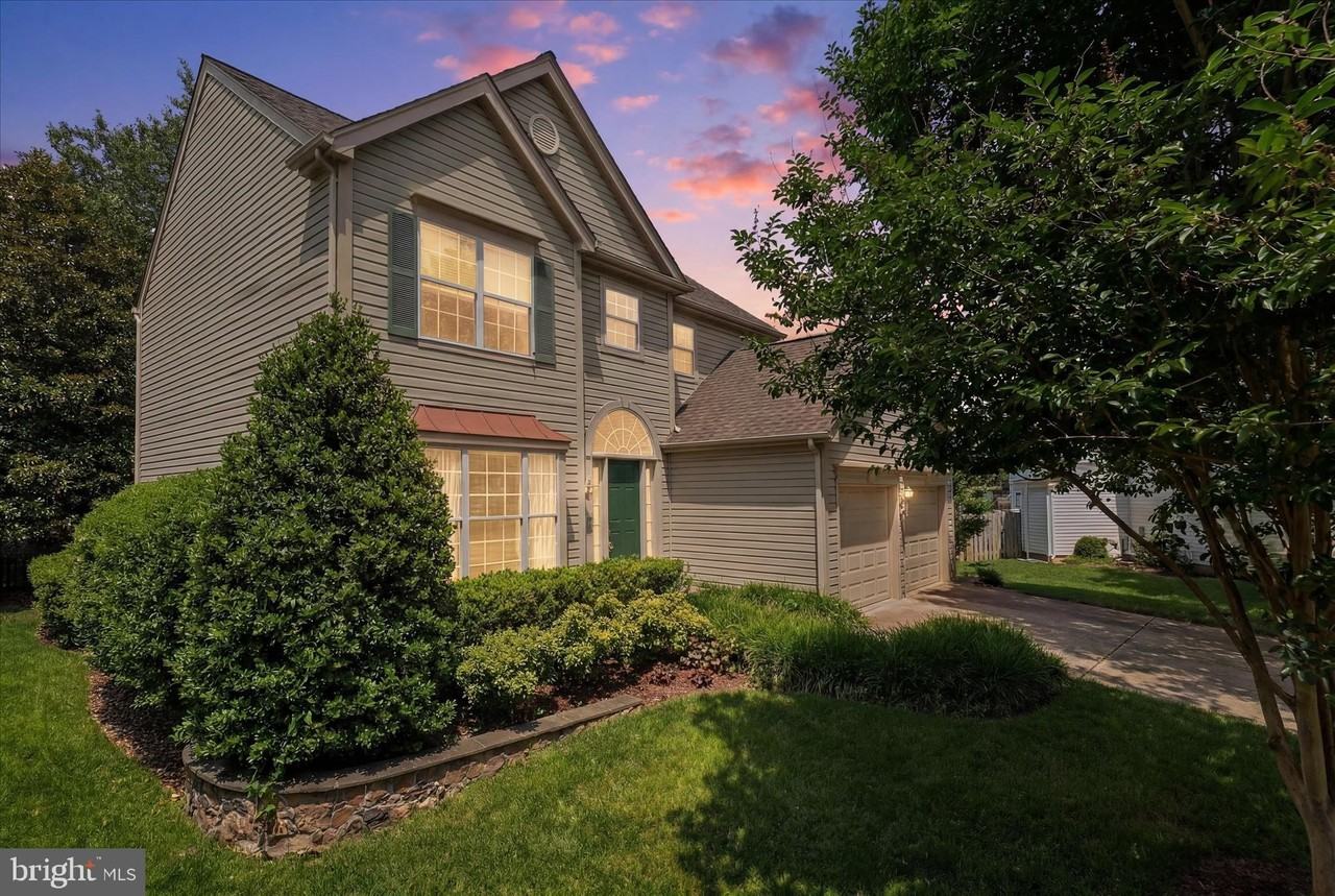 408 Huntfield Ct Ne - Photo 2 of 40
