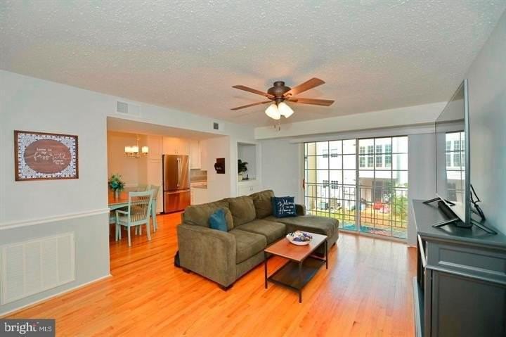 109 Fort Evans Rd Se #C - Photo 4 of 20