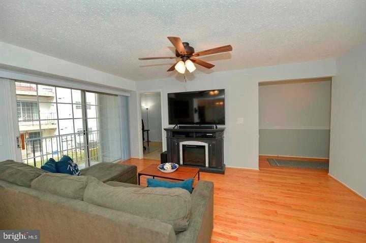 109 Fort Evans Rd Se #C - Photo 5 of 20
