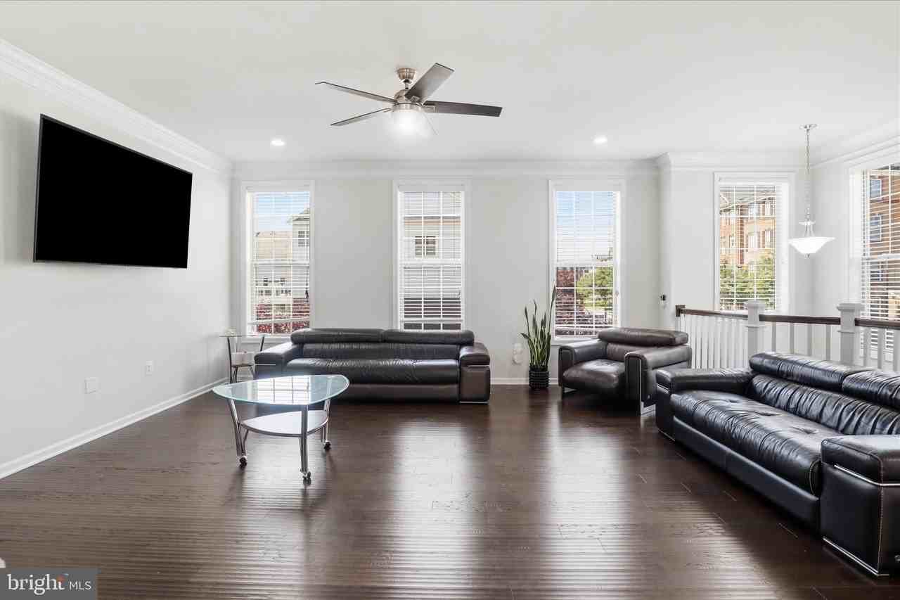 23755 Hopewell Manor Ter - Photo 7 of 50