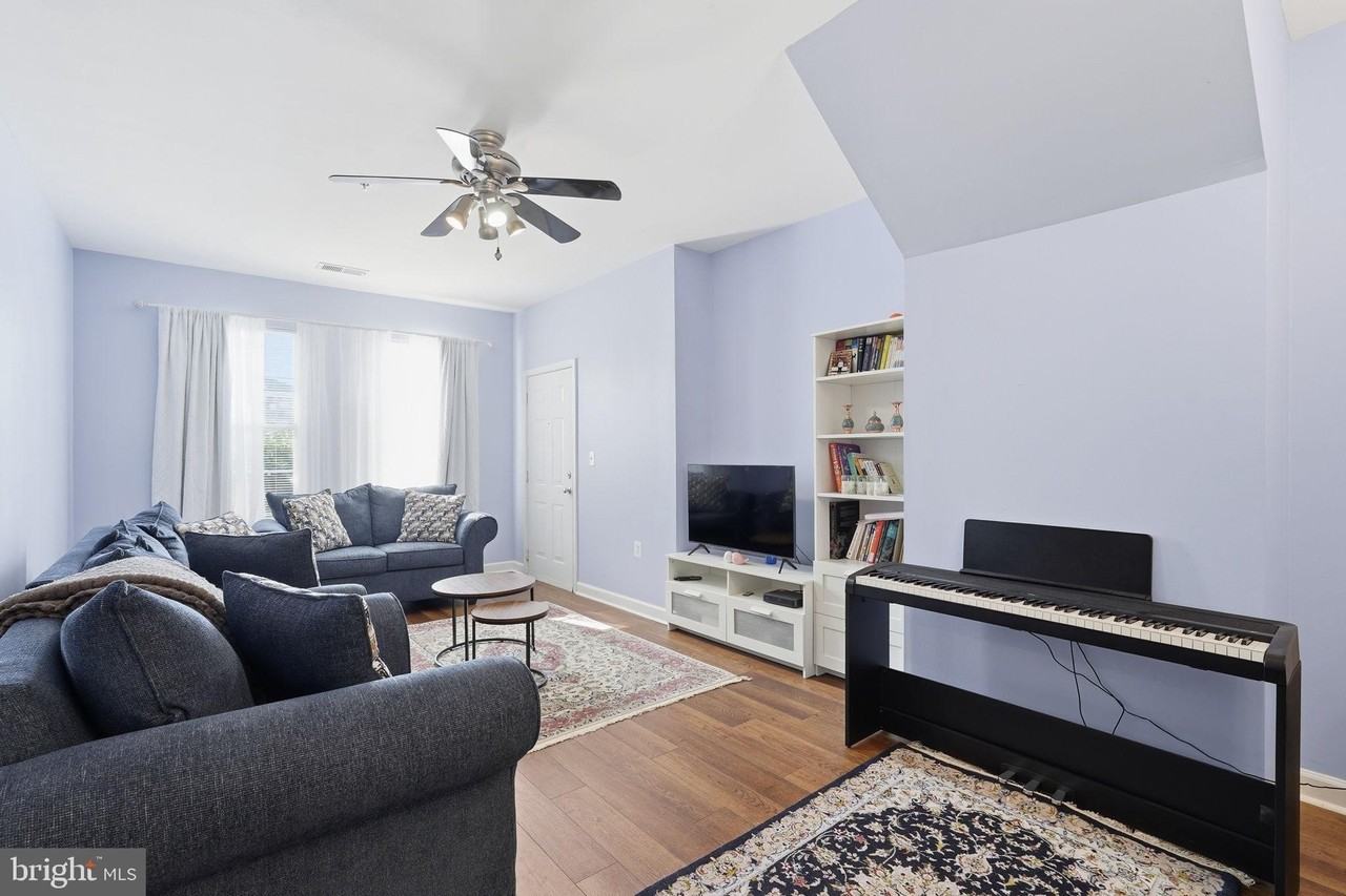 42393 Goldenseal Sq - Photo 5 of 40