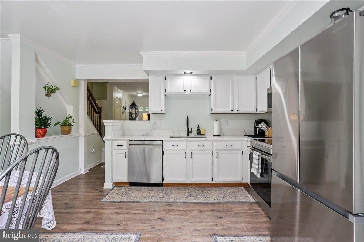 9781 Mock Orange Ct - Photo 7 of 31