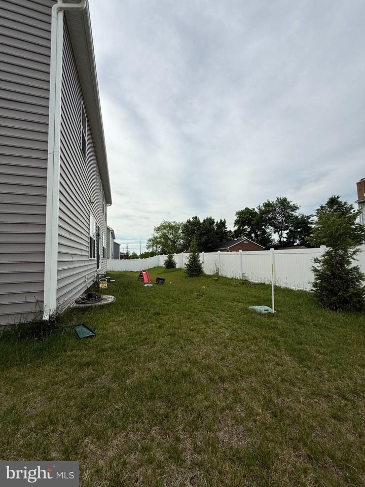 14973 Walter Robinson Ln - Photo 3 of 4