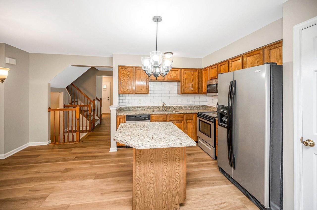 9705 Becker Ct - Photo 5 of 18