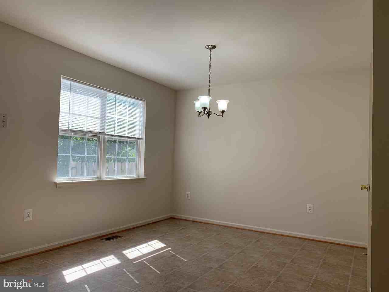 105 Merrill Ct - Photo 7 of 14