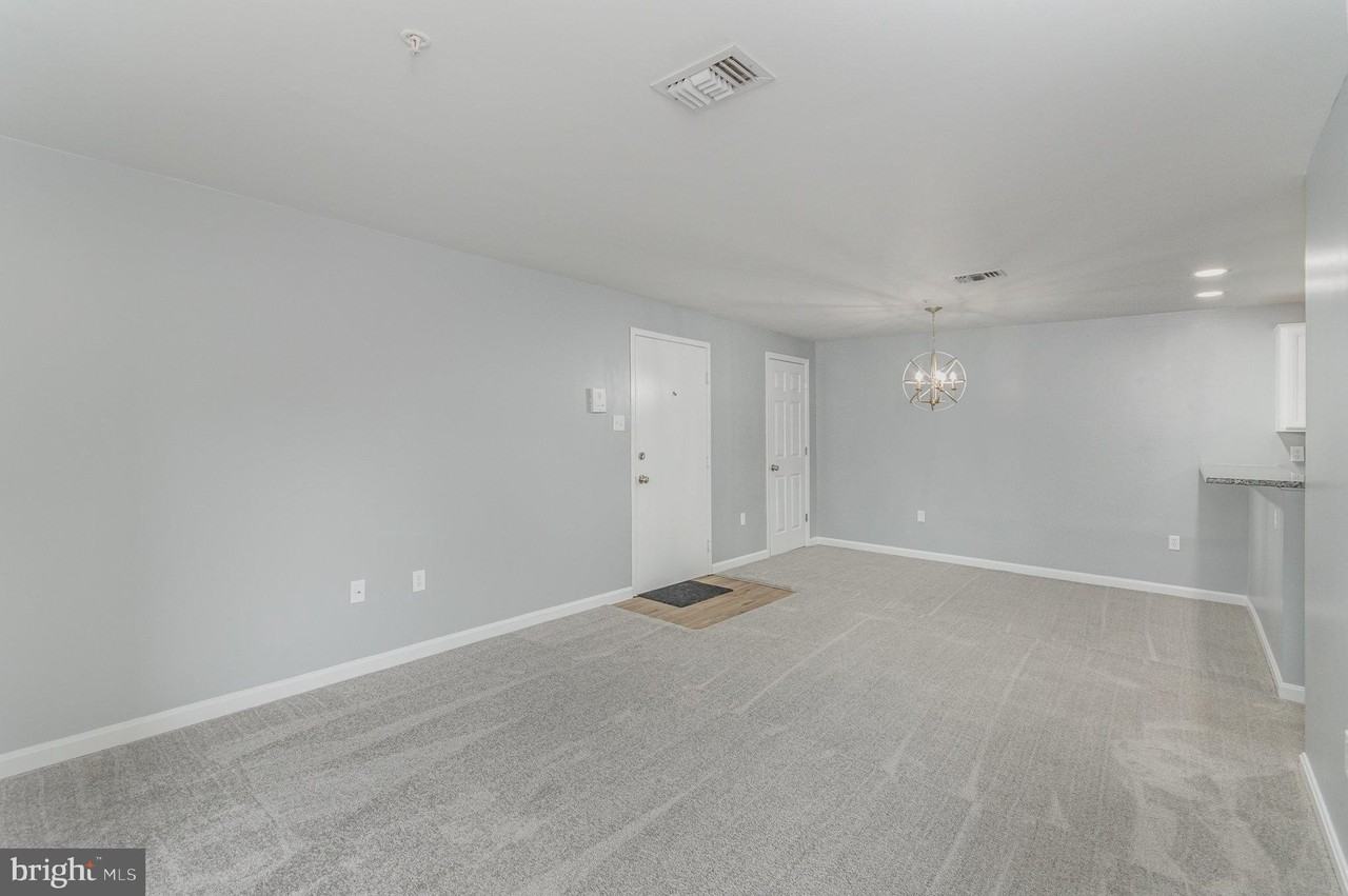 100 Grosvenor Ln #3 - Photo 5 of 25