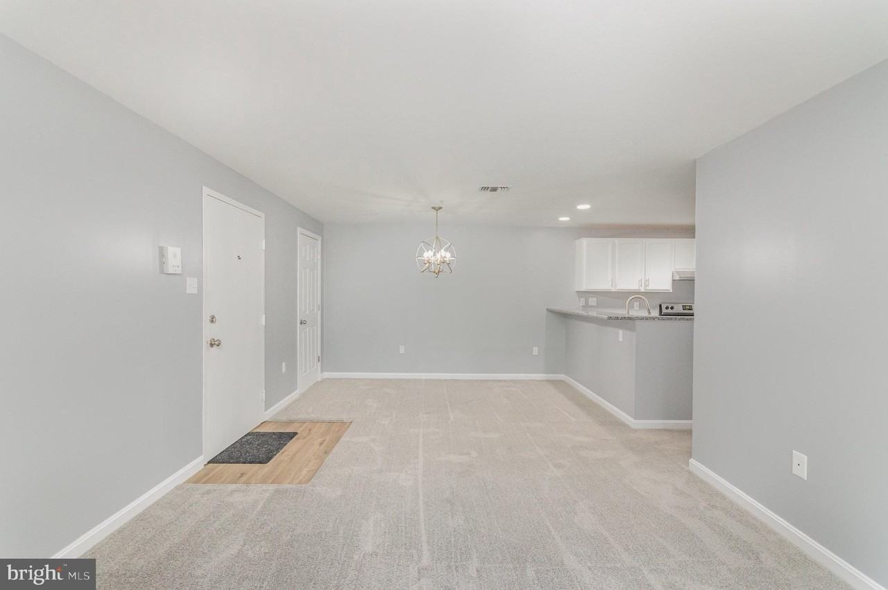 100 Grosvenor Ln #3 - Photo 6 of 25
