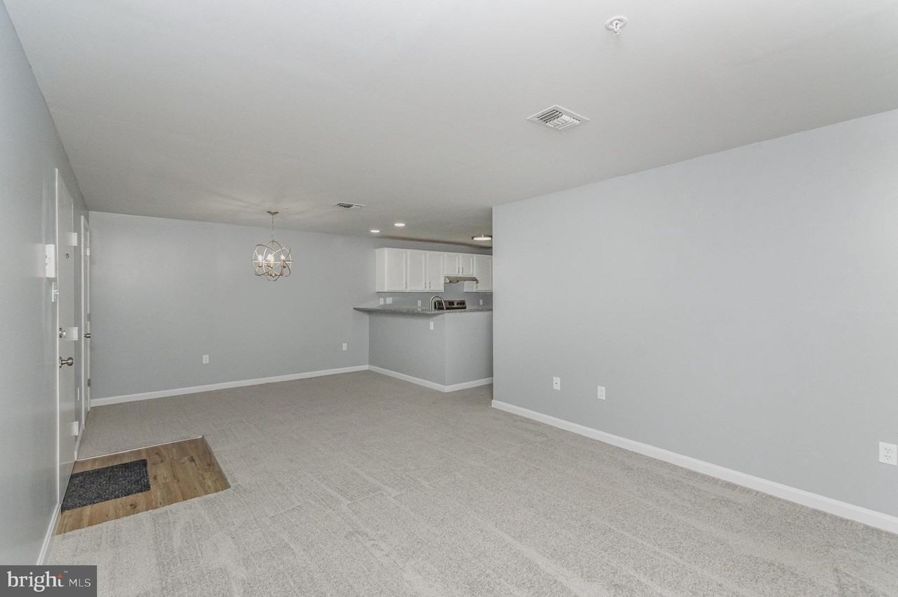 100 Grosvenor Ln #3 - Photo 7 of 25