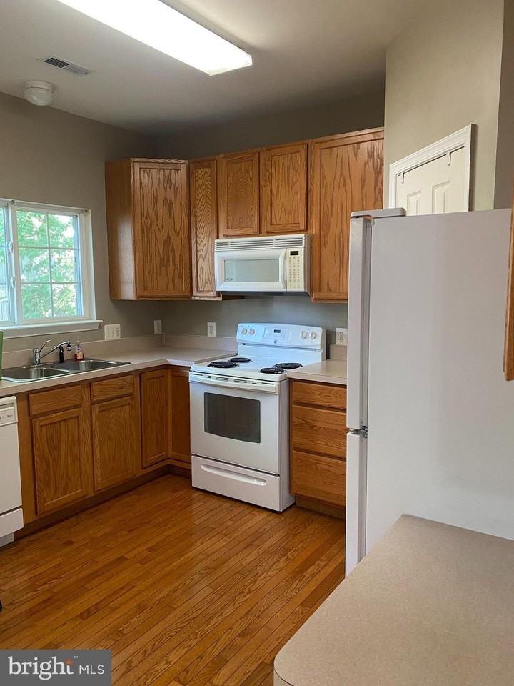 26 Townes Pl - Photo 2 of 2