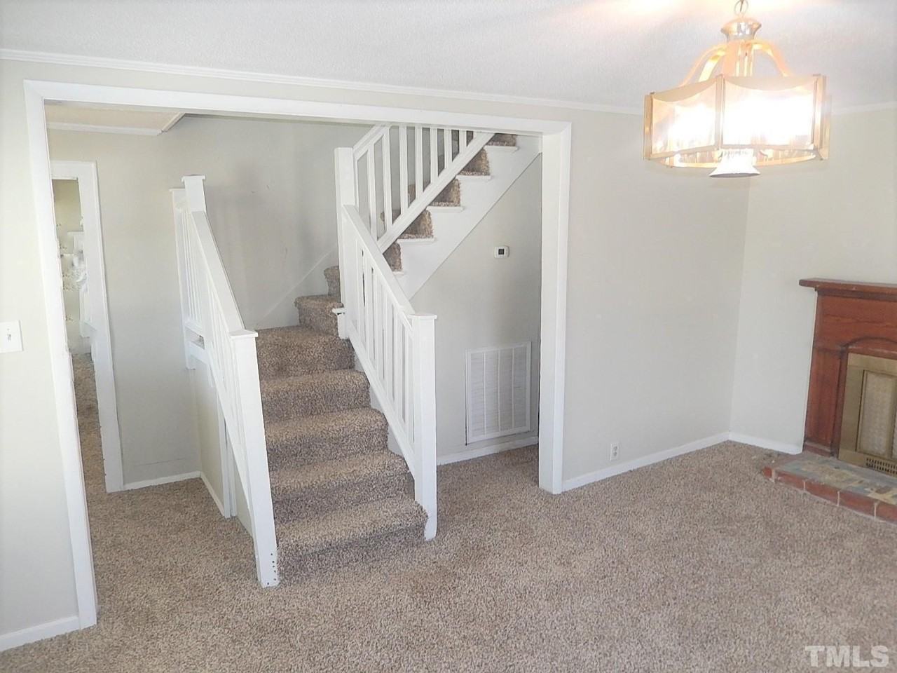 1015 Oberlin Rd - Photo 3 of 27