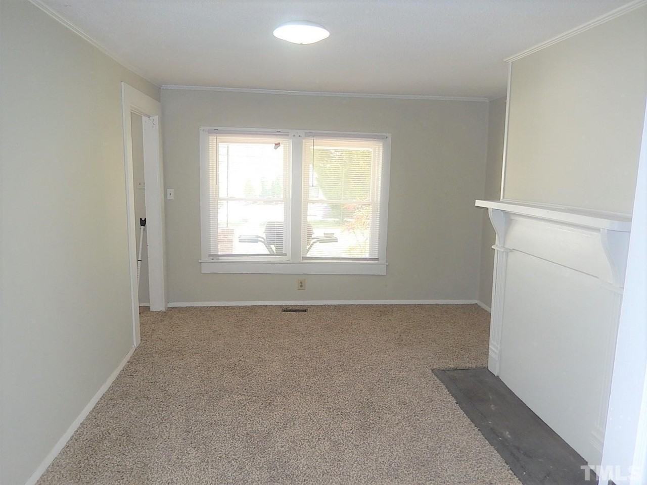 1015 Oberlin Rd - Photo 5 of 27