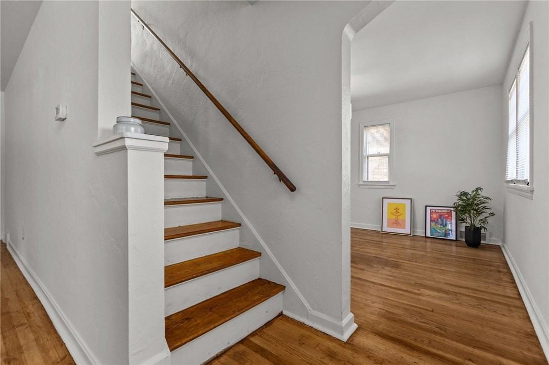 255 Gilkeson Rd - Photo 3 of 27